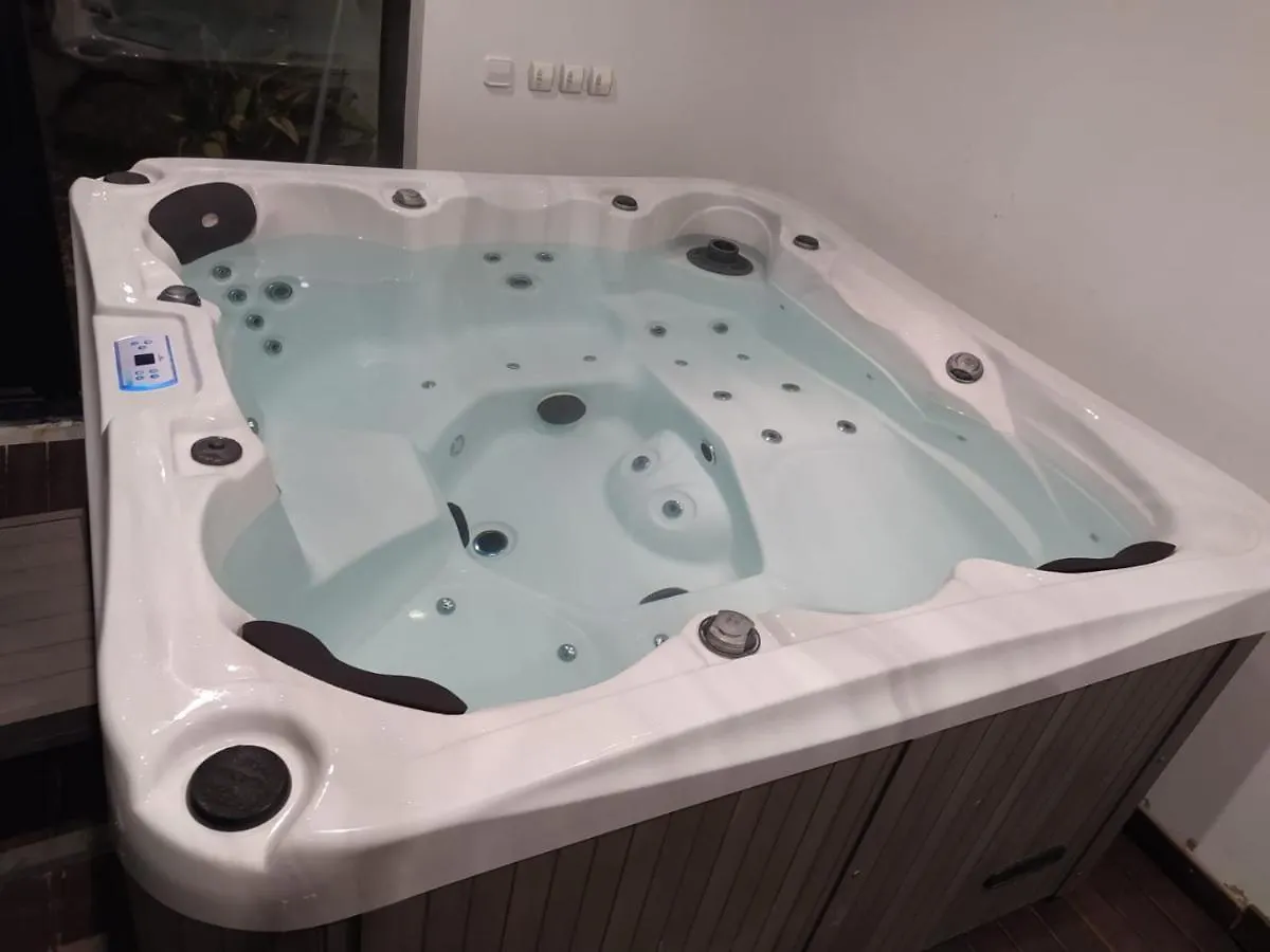 ヴァルロマネス Casa Ceca De La Playa Y Barcelona, Con Piscina Climatizada Y Jacuzziヴィラ スペイン
