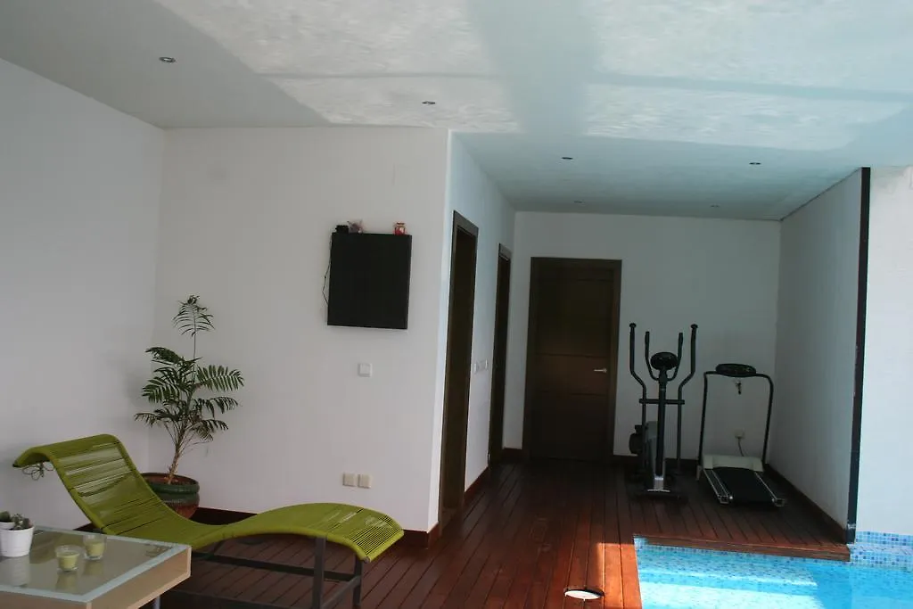 ヴァルロマネス Casa Ceca De La Playa Y Barcelona, Con Piscina Climatizada Y Jacuzziヴィラ 0*,  スペイン